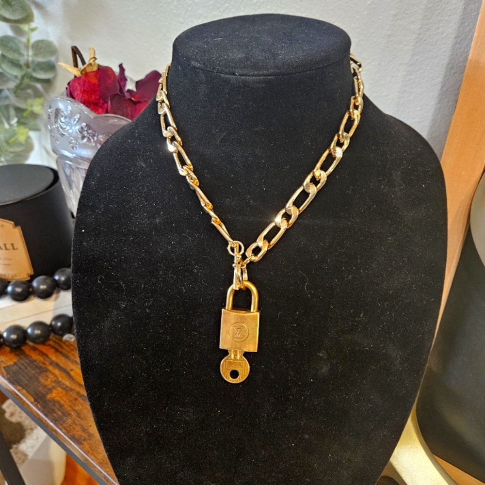 Very Rare 214 LV Lock & Key with Unbranded Necklace